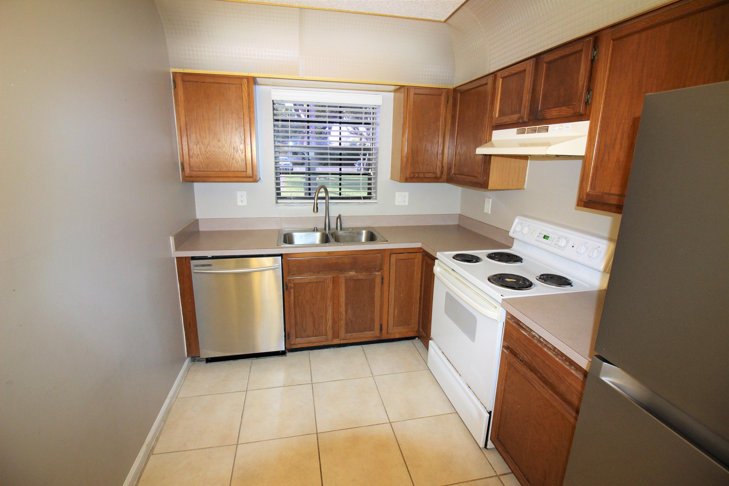 2600 Greenwood Terrace, Unit G101 Boca Raton, FL 33431 - Photo 10 of 28 IMG_6183