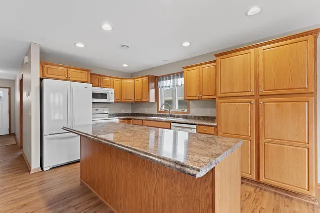 $360,000 | 406 Tee Box Lane Northeast, Stewartville, MN 55976