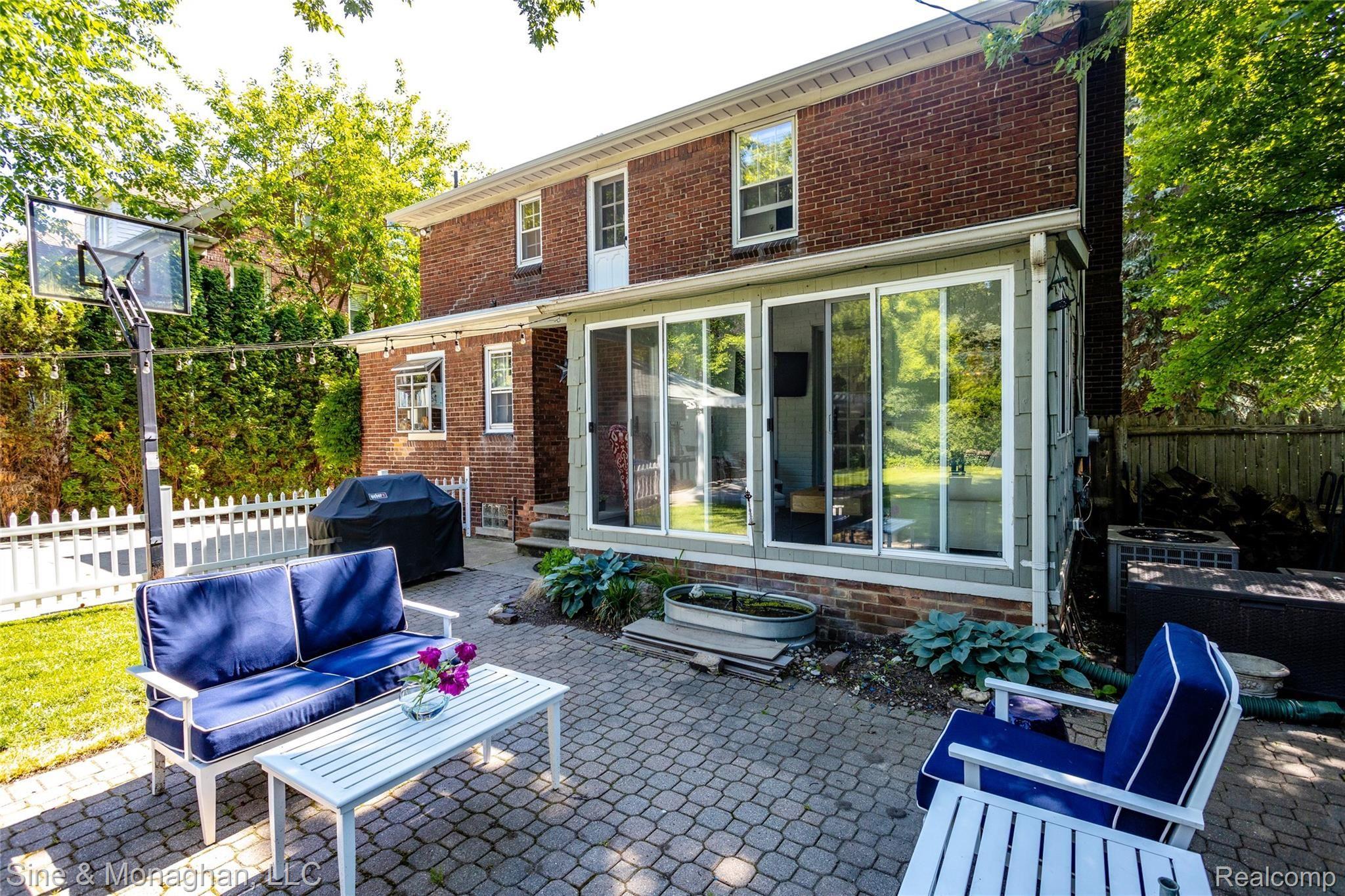 978 Westchester Road Grosse Pointe, MI 48230 - Photo 36 of 48 978 Westchester L018.jpg
