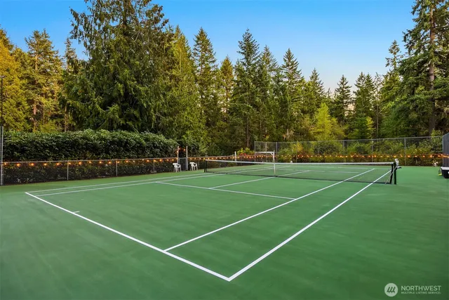 a view of a tennis court