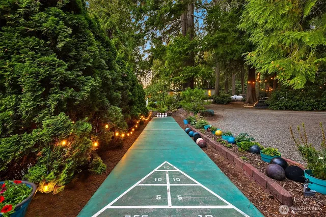 a view of a outdoor space