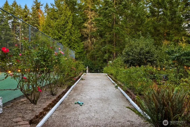 $800,000 | 10825 Brownsville Highway Northeast, Poulsbo, WA 98370