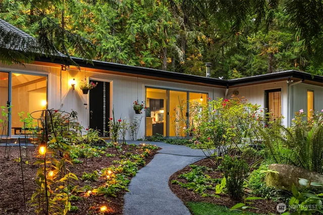 $800,000 | 10825 Brownsville Highway Northeast, Poulsbo, WA 98370