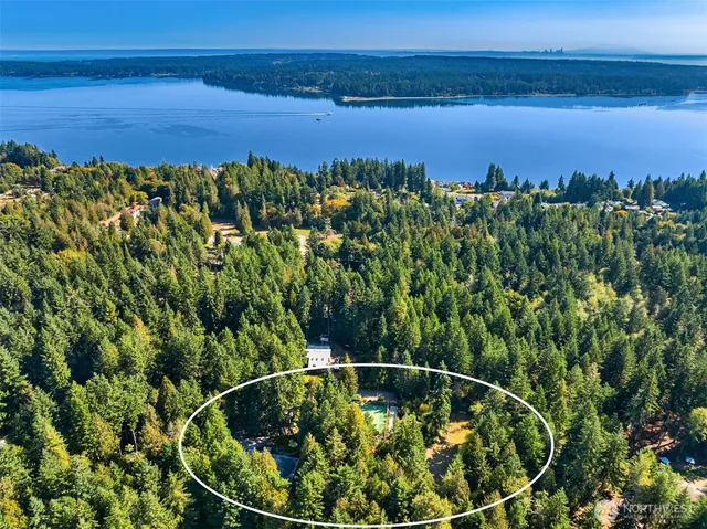 $800,000 | 10825 Brownsville Highway Northeast, Poulsbo, WA 98370