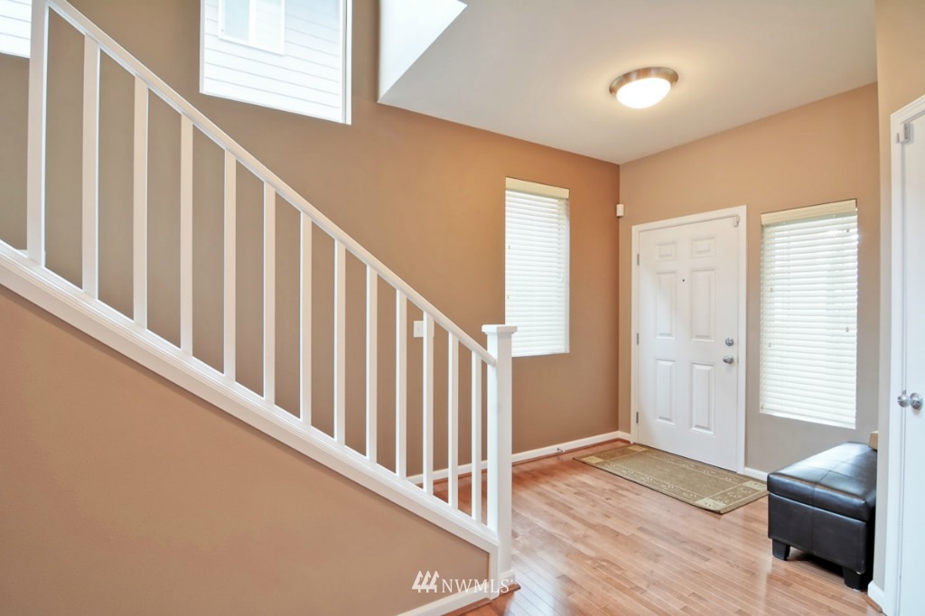 18513 36th Drive Southeast Bothell, WA 98012 - Photo 2 of 23 Gallery Image 2