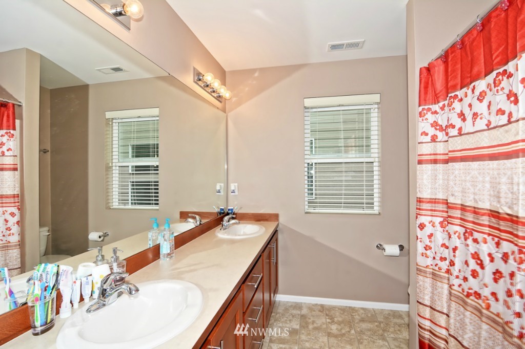 18513 36th Drive Southeast Bothell, WA 98012 - Photo 18 of 23 Gallery Image 18