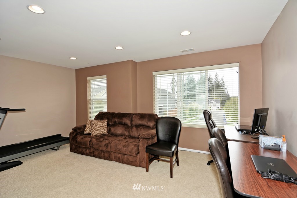 18513 36th Drive Southeast Bothell, WA 98012 - Photo 19 of 23 Gallery Image 19