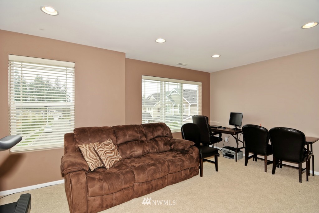 18513 36th Drive Southeast Bothell, WA 98012 - Photo 20 of 23 Gallery Image 20