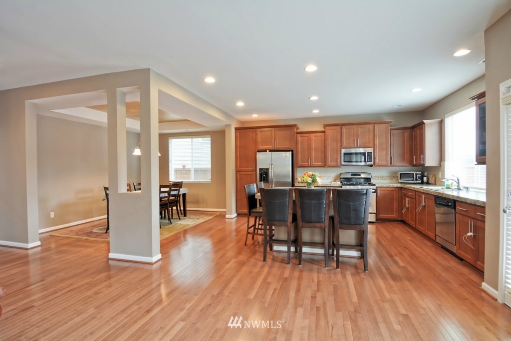 18513 36th Drive Southeast Bothell, WA 98012 - Photo 6 of 23 Gallery Image 6