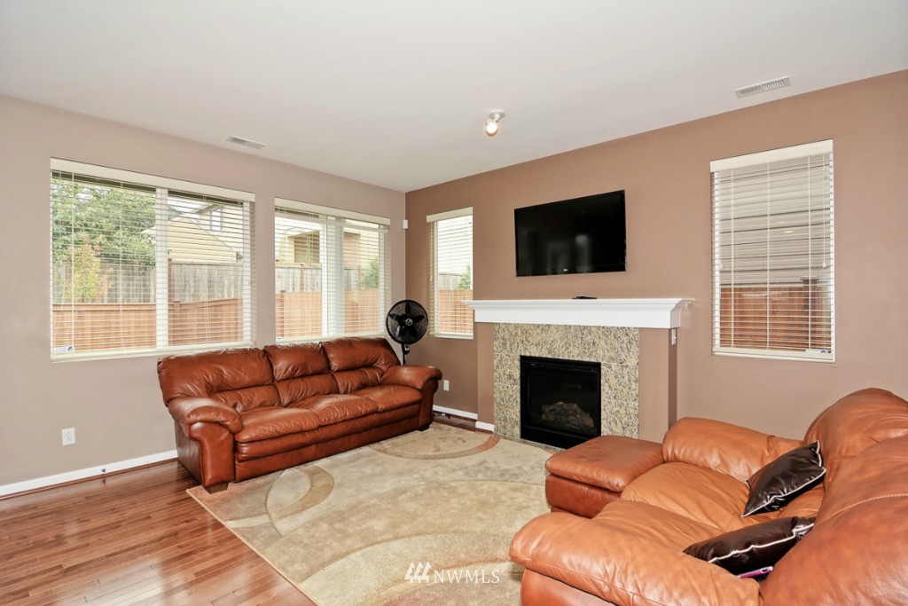 18513 36th Drive Southeast Bothell, WA 98012 - Photo 9 of 23 Gallery Image 9