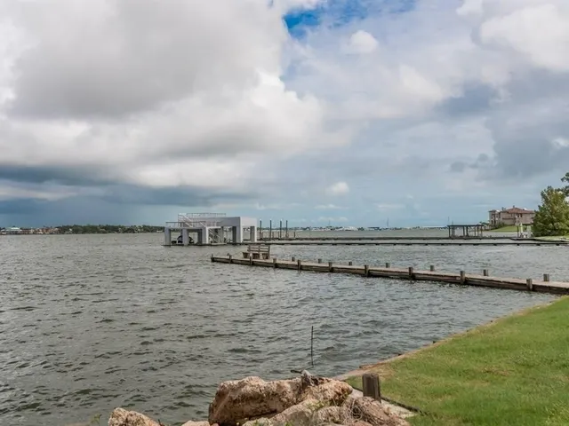 $975 | 1819 Cove Park Drive, Unit 2, League City, TX 77565