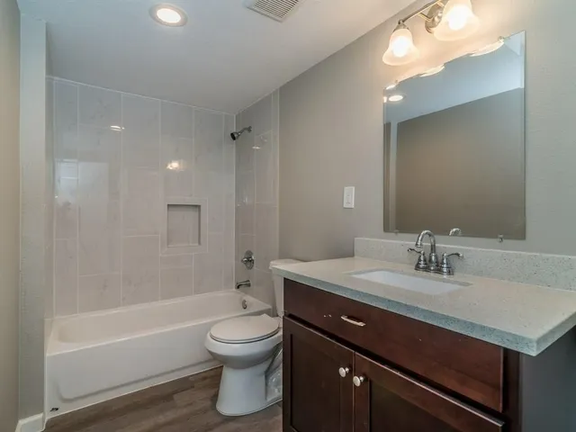 $975 | 1819 Cove Park Drive, Unit 2, League City, TX 77565