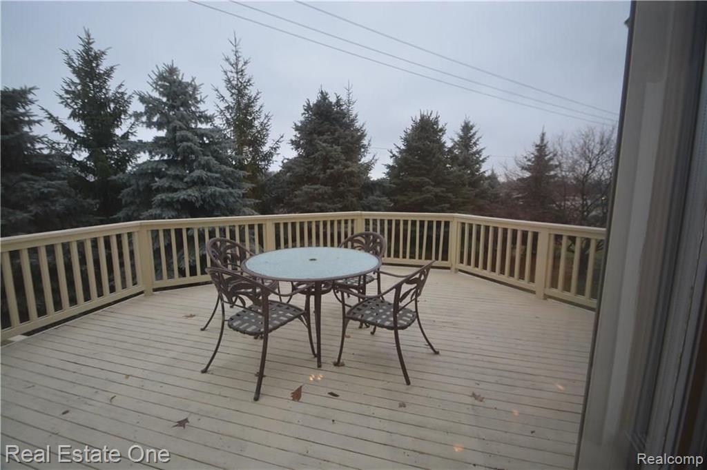 2019 Mapleridge Road Rochester Hills, MI 48309 - Photo 3 of 19