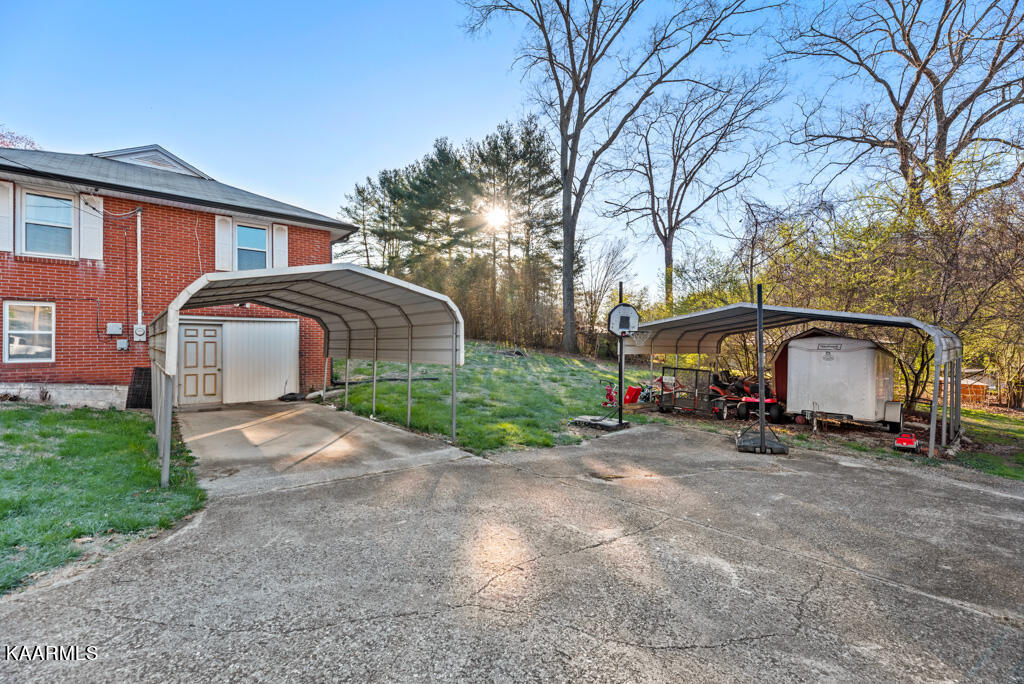 313 Foust Carney Road Powell, TN 37849 - Photo 3 of 27 FstCrny313 (12)