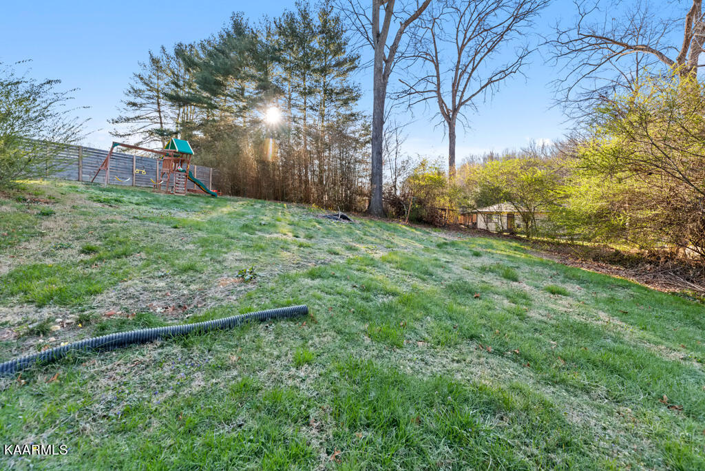 313 Foust Carney Road Powell, TN 37849 - Photo 4 of 27 FstCrny313 (15)