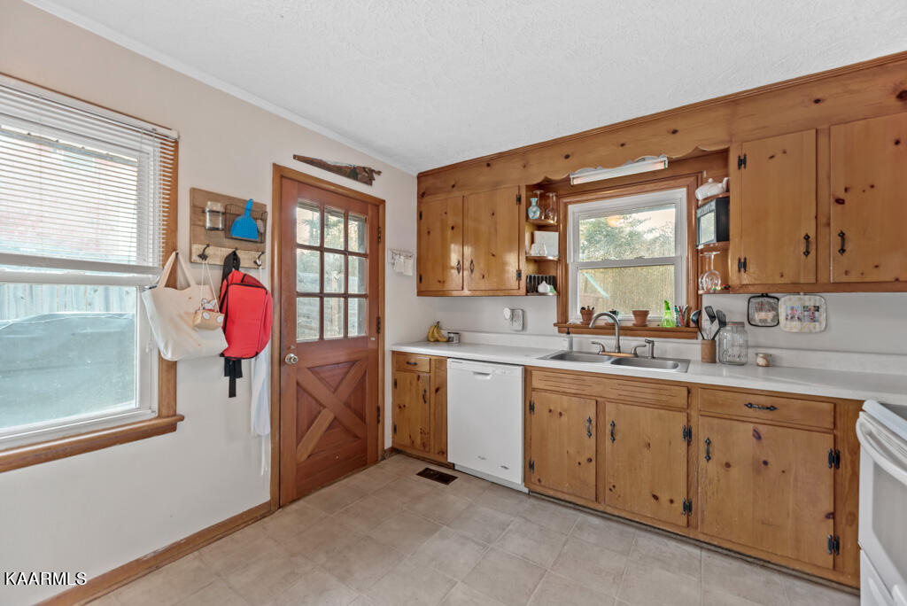 313 Foust Carney Road Powell, TN 37849 - Photo 10 of 27 FstCrny313 (39)