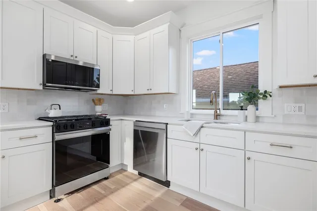 $784,999 | 7 Sheffield Avenue, Unit B, Newport, RI 02840