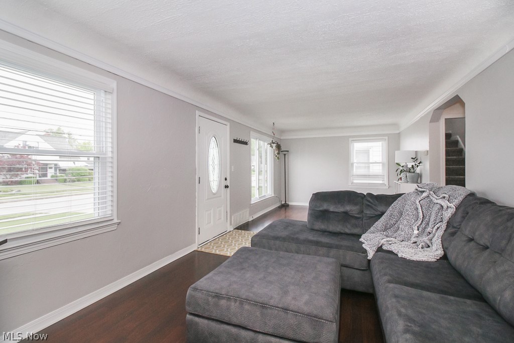 29962 Elgin Road Wickliffe, OH 44092 - Photo 9 of 31 Gallery Image 9