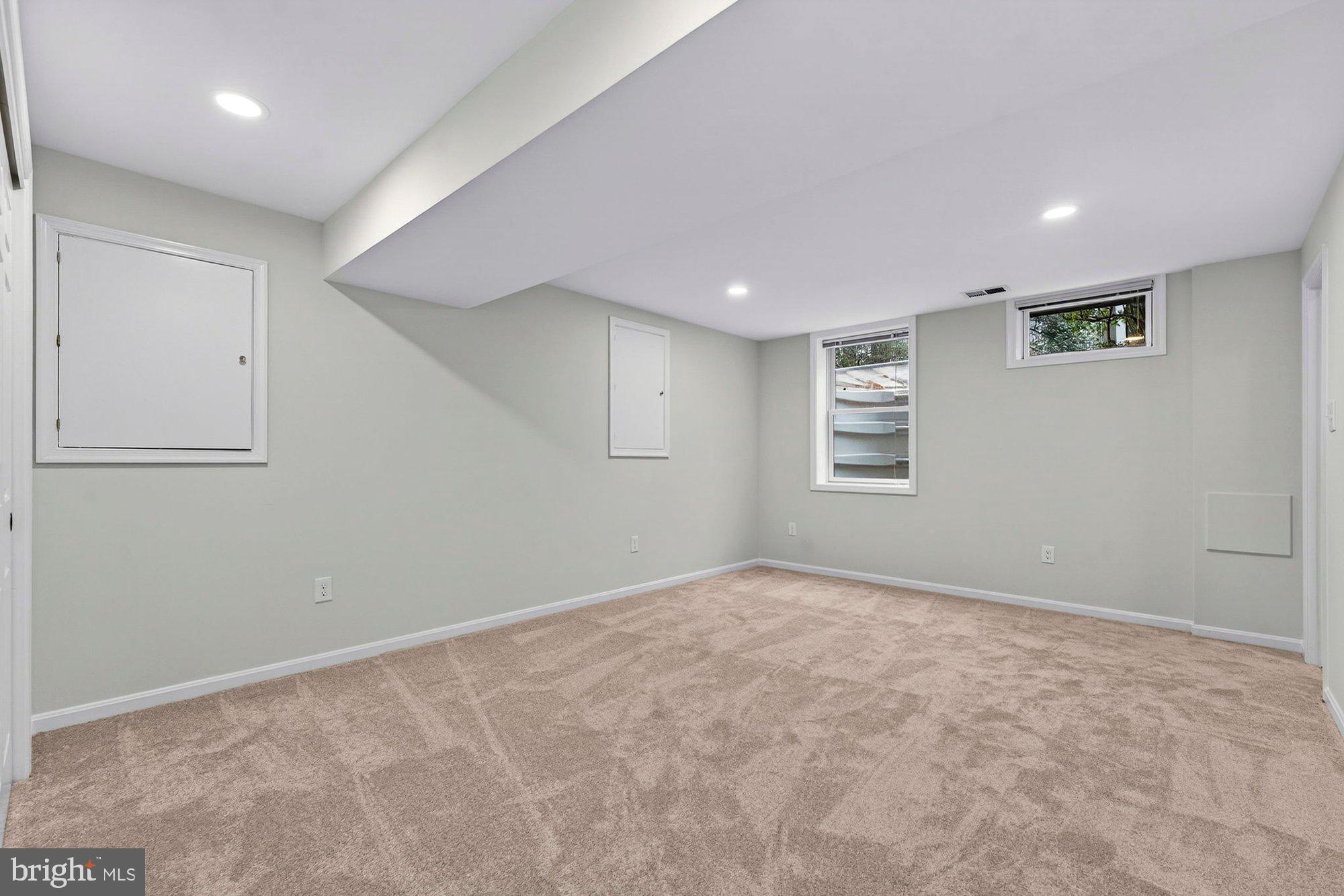 930 Park Street Vienna, VA 22180 - Photo 64 of 83 a view of an empty room with a window