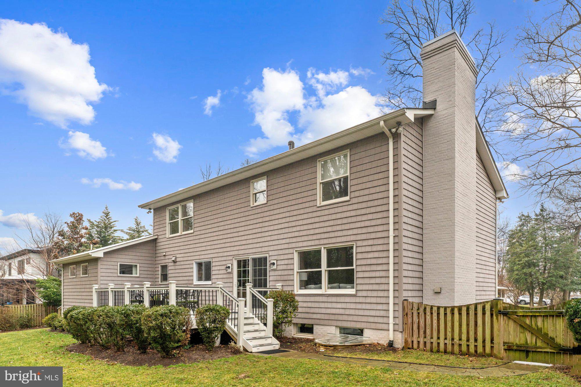 930 Park Street Vienna, VA 22180 - Photo 75 of 83 a front view of a house with a yard