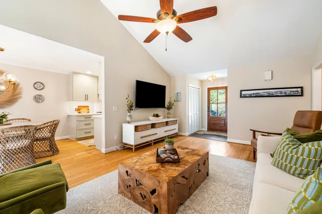 $885,000 | 1107 Port Harbor Court, Mount Pleasant, SC 29464