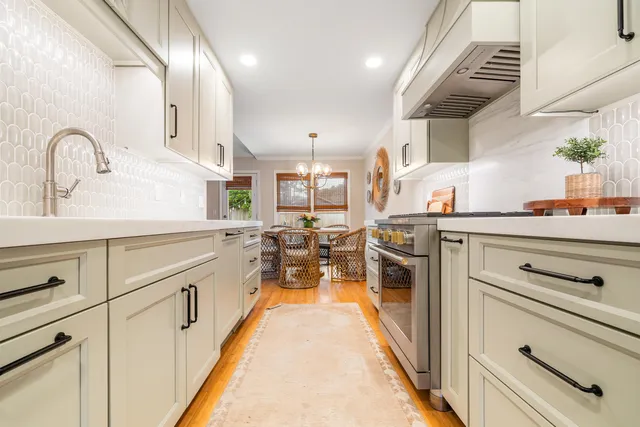 $885,000 | 1107 Port Harbor Court, Mount Pleasant, SC 29464