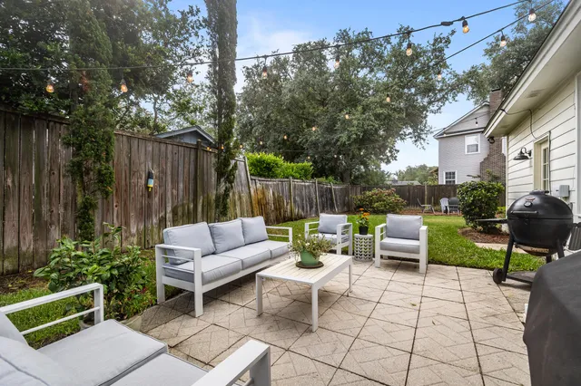 $885,000 | 1107 Port Harbor Court, Mount Pleasant, SC 29464