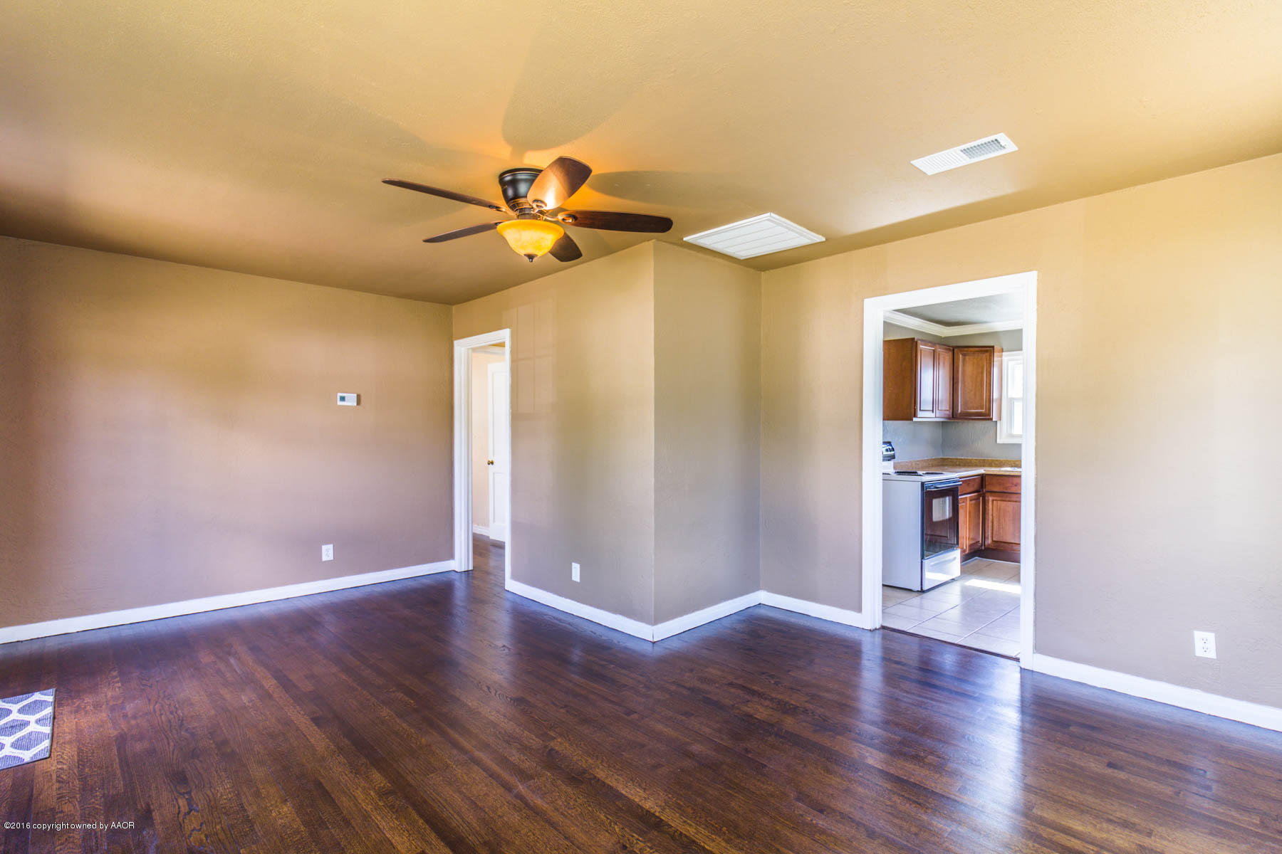 4124 South Hughes Street Amarillo, TX 79110 - Photo 3 of 10 Living Room