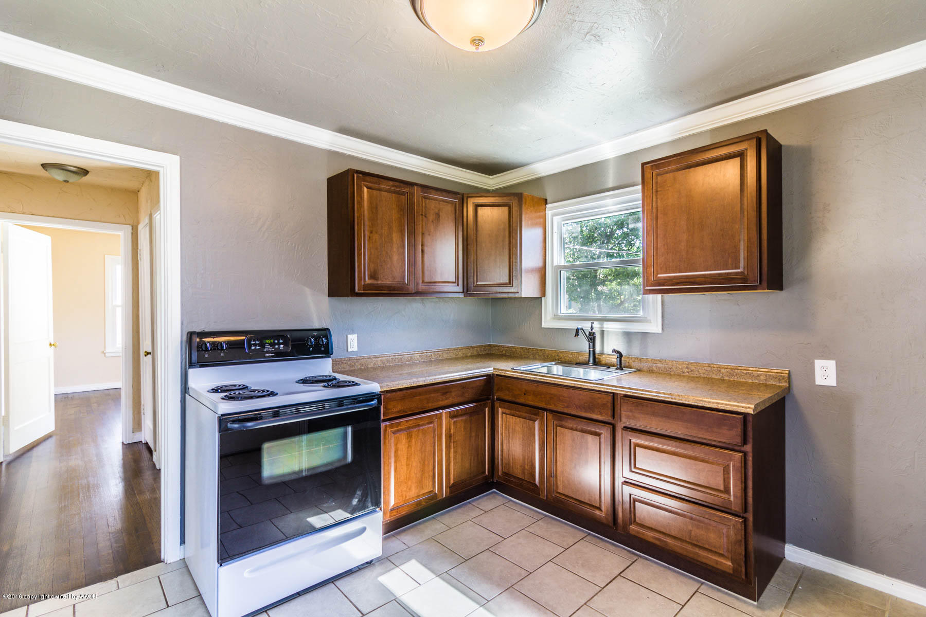 4124 South Hughes Street Amarillo, TX 79110 - Photo 5 of 10 Kitchen
