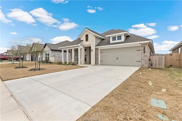 $2,500 | 6221 Southern Cross Drive, College Station, TX 77845