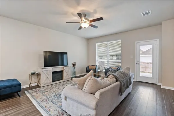 $2,500 | 6221 Southern Cross Drive, College Station, TX 77845