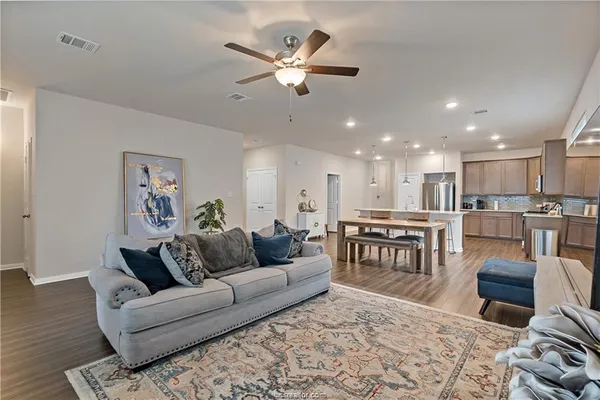 $2,500 | 6221 Southern Cross Drive, College Station, TX 77845