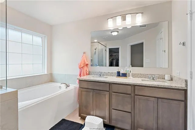 $2,600 | 6221 Southern Cross Drive, College Station, TX 77845