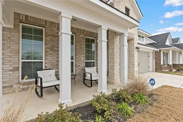 $2,600 | 6221 Southern Cross Drive, College Station, TX 77845