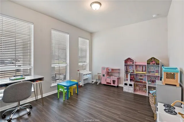 $2,600 | 6221 Southern Cross Drive, College Station, TX 77845