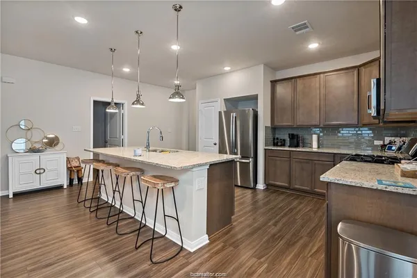 $2,500 | 6221 Southern Cross Drive, College Station, TX 77845