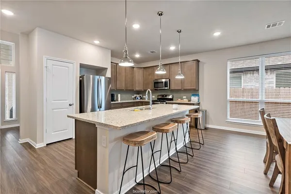 $2,500 | 6221 Southern Cross Drive, College Station, TX 77845