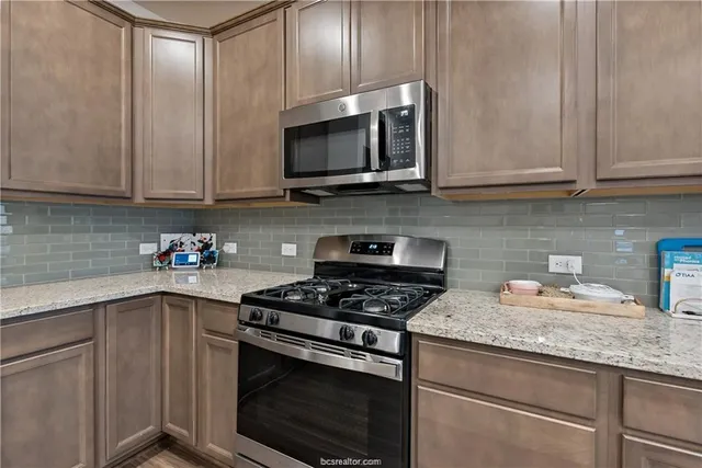 $2,600 | 6221 Southern Cross Drive, College Station, TX 77845