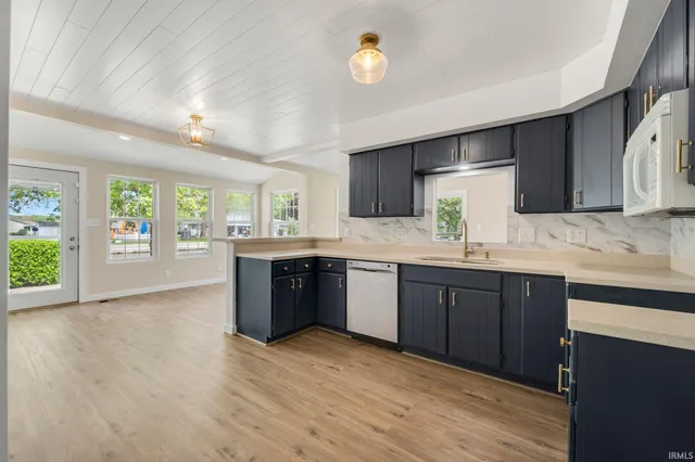 $384,900 | 2145 East 770 South, Wolcottville, IN 46795