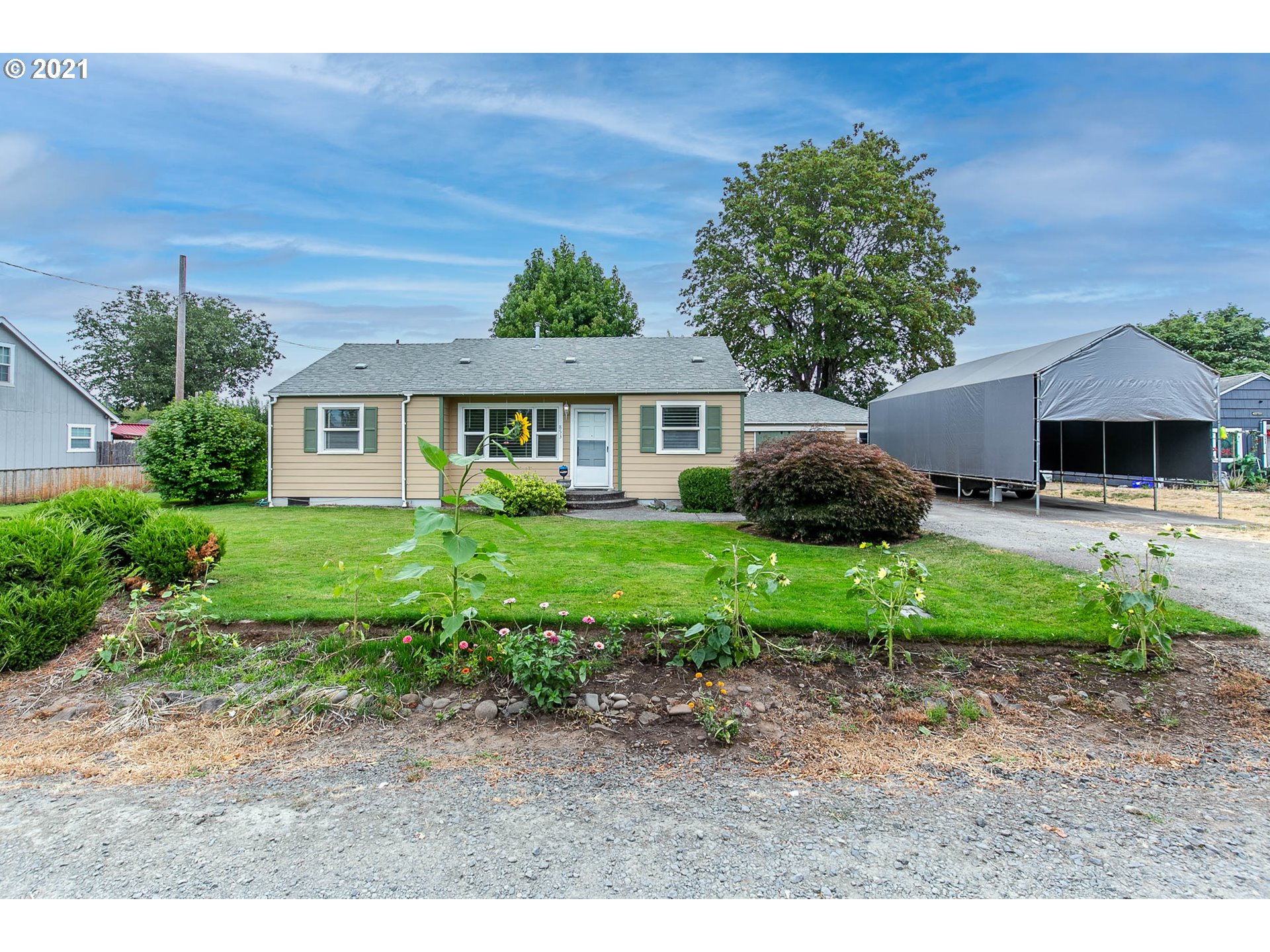 853 South 43rd Street Springfield, OR 97478 - Photo 1 of 32 Gallery Image 1