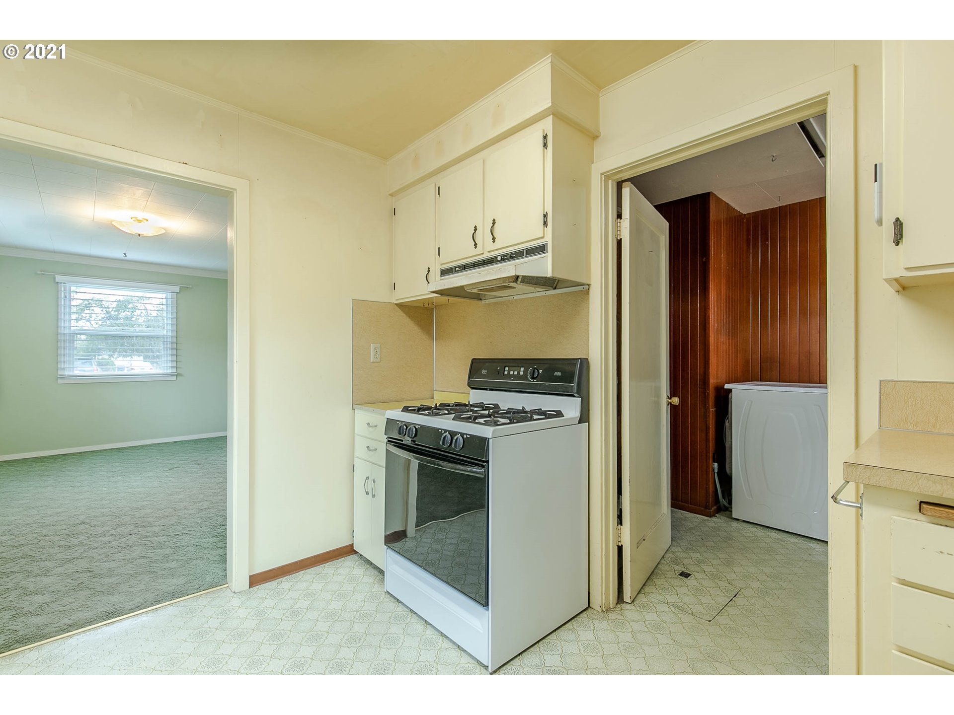 853 South 43rd Street Springfield, OR 97478 - Photo 11 of 32 Gallery Image 11