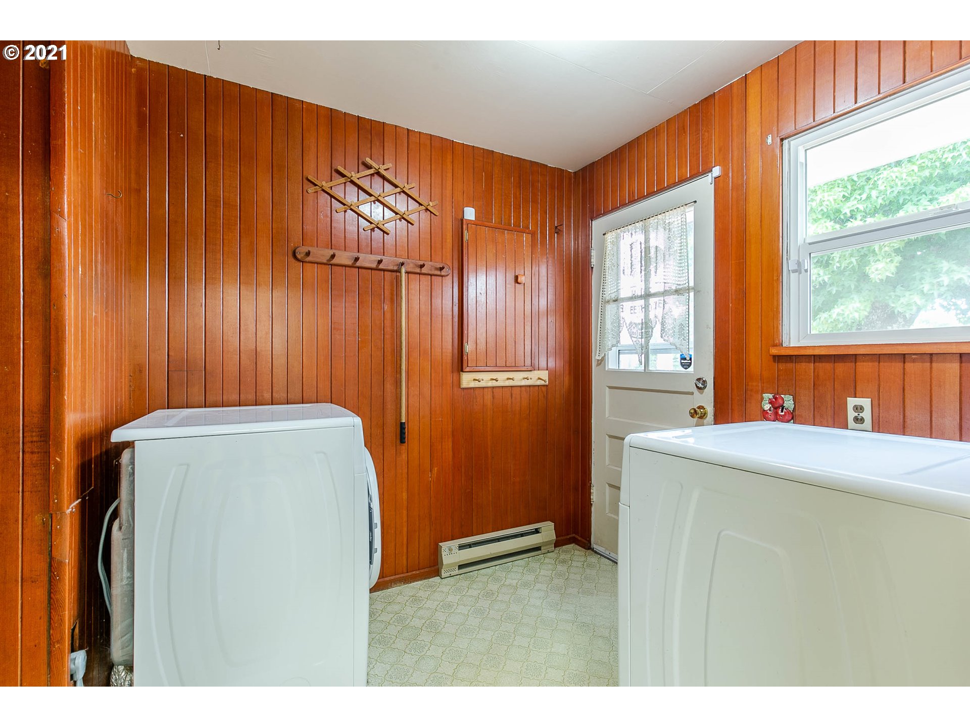 853 South 43rd Street Springfield, OR 97478 - Photo 12 of 32 Gallery Image 12