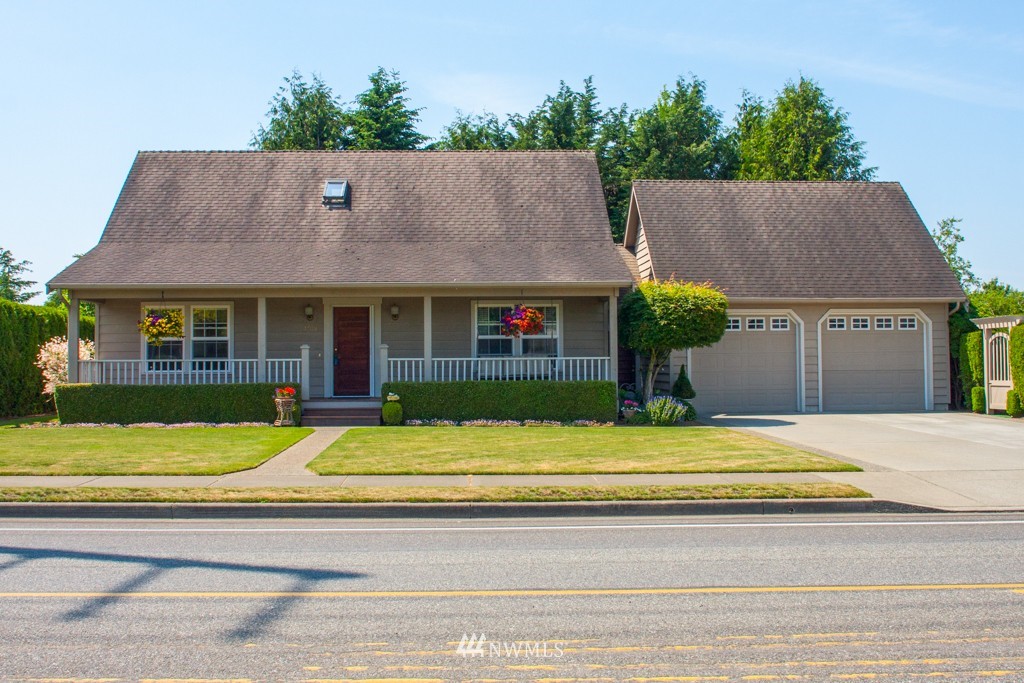8709 Vinup Road Lynden, WA 98264 - Photo 1 of 24 Gallery Image 1
