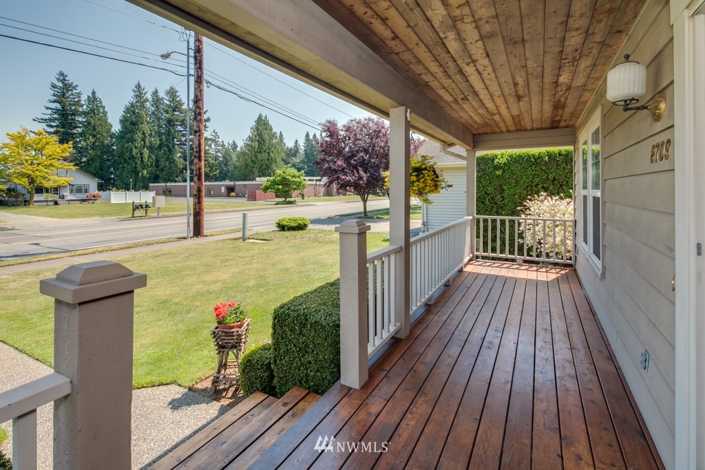 8709 Vinup Road Lynden, WA 98264 - Photo 2 of 24 Gallery Image 2
