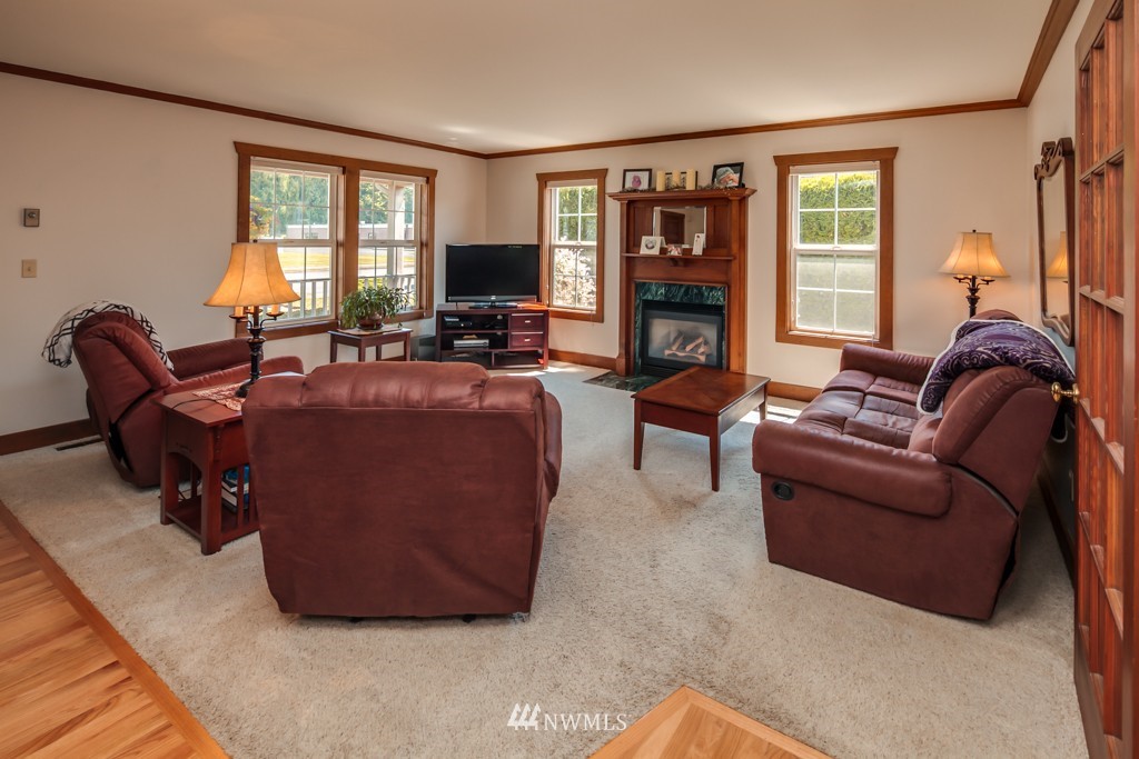 8709 Vinup Road Lynden, WA 98264 - Photo 4 of 24 Gallery Image 4