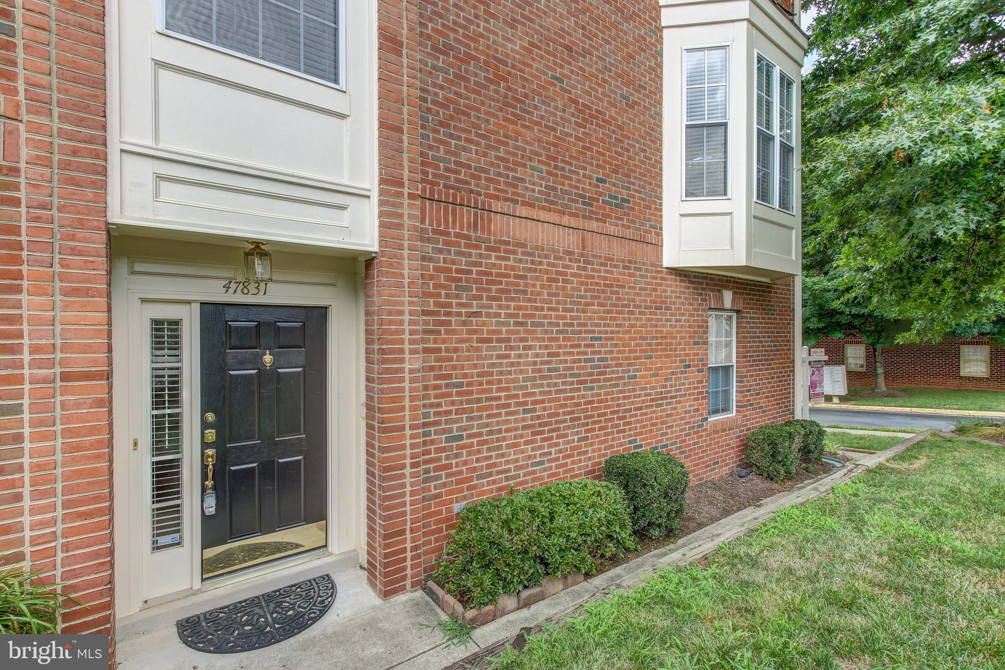 47831 Scotsborough Square Sterling, VA 20165 - Photo 4 of 37