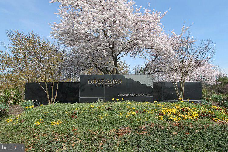 47831 Scotsborough Square Sterling, VA 20165 - Photo 33 of 37