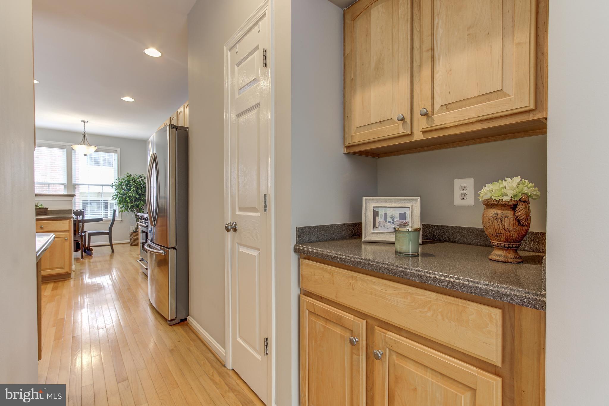 47831 Scotsborough Square Sterling, VA 20165 - Photo 8 of 37