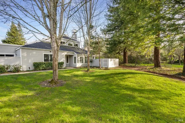 $690,000 | 2322 Lakeview Drive, Santa Rosa, CA 95405