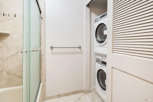 $690,000 | 2322 Lakeview Drive, Santa Rosa, CA 95405